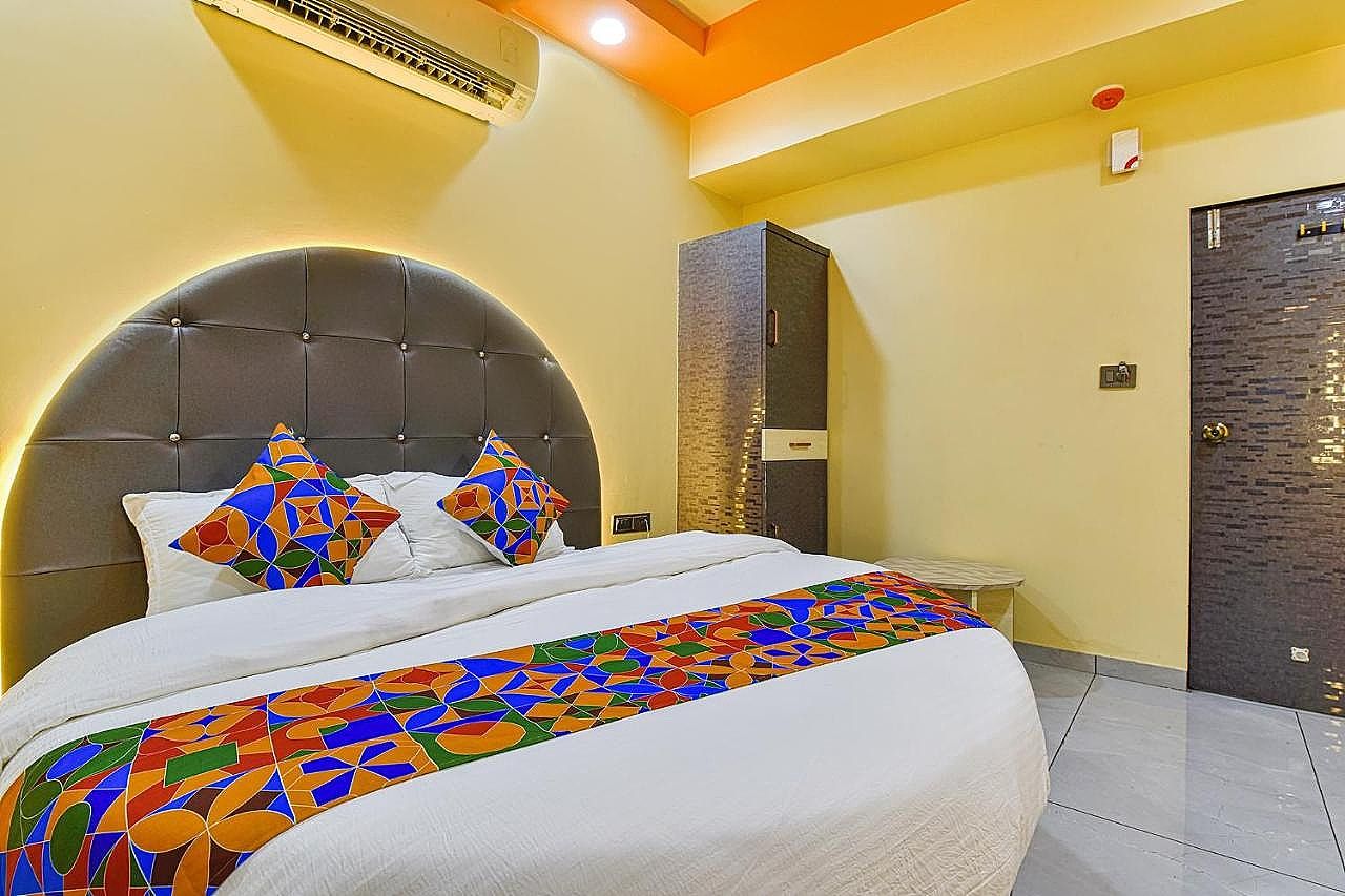 FabHotel Max Inn - Inside Himalaya Square Deluxe Room 12