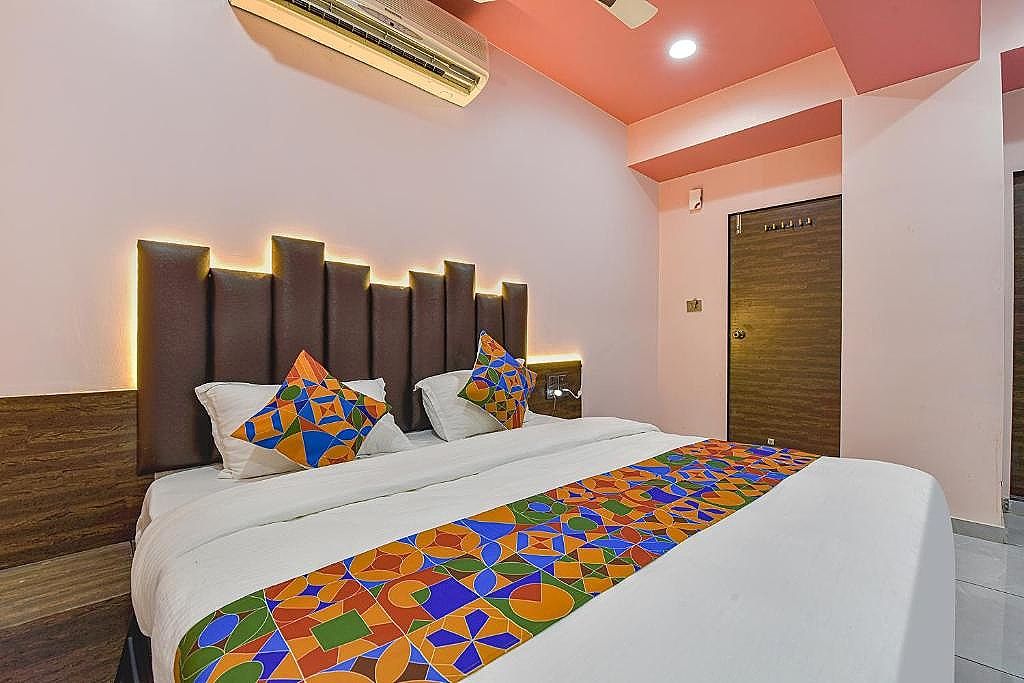 FabHotel Max Inn - Inside Himalaya Square Deluxe Room 7