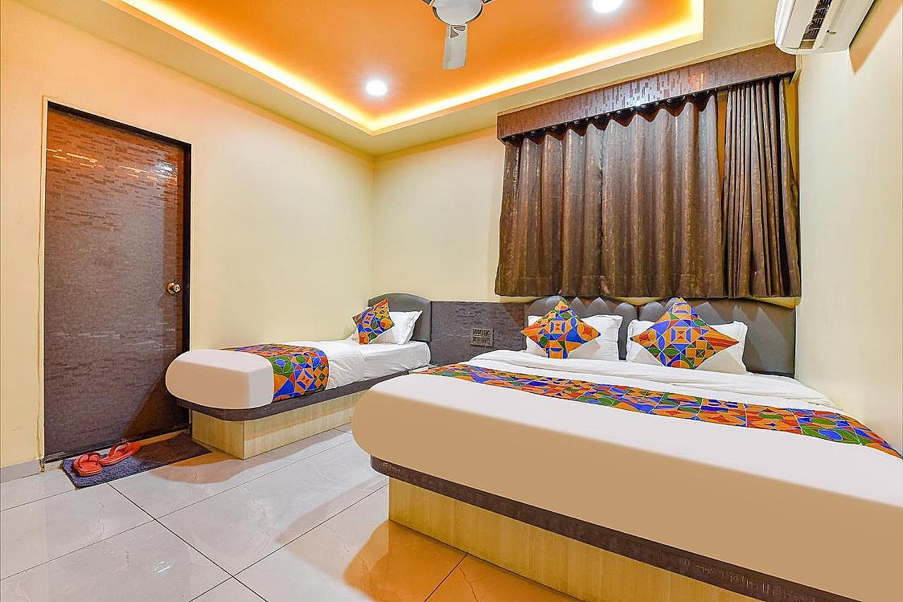 FabHotel Max Inn - Inside Himalaya Square Deluxe Room 3