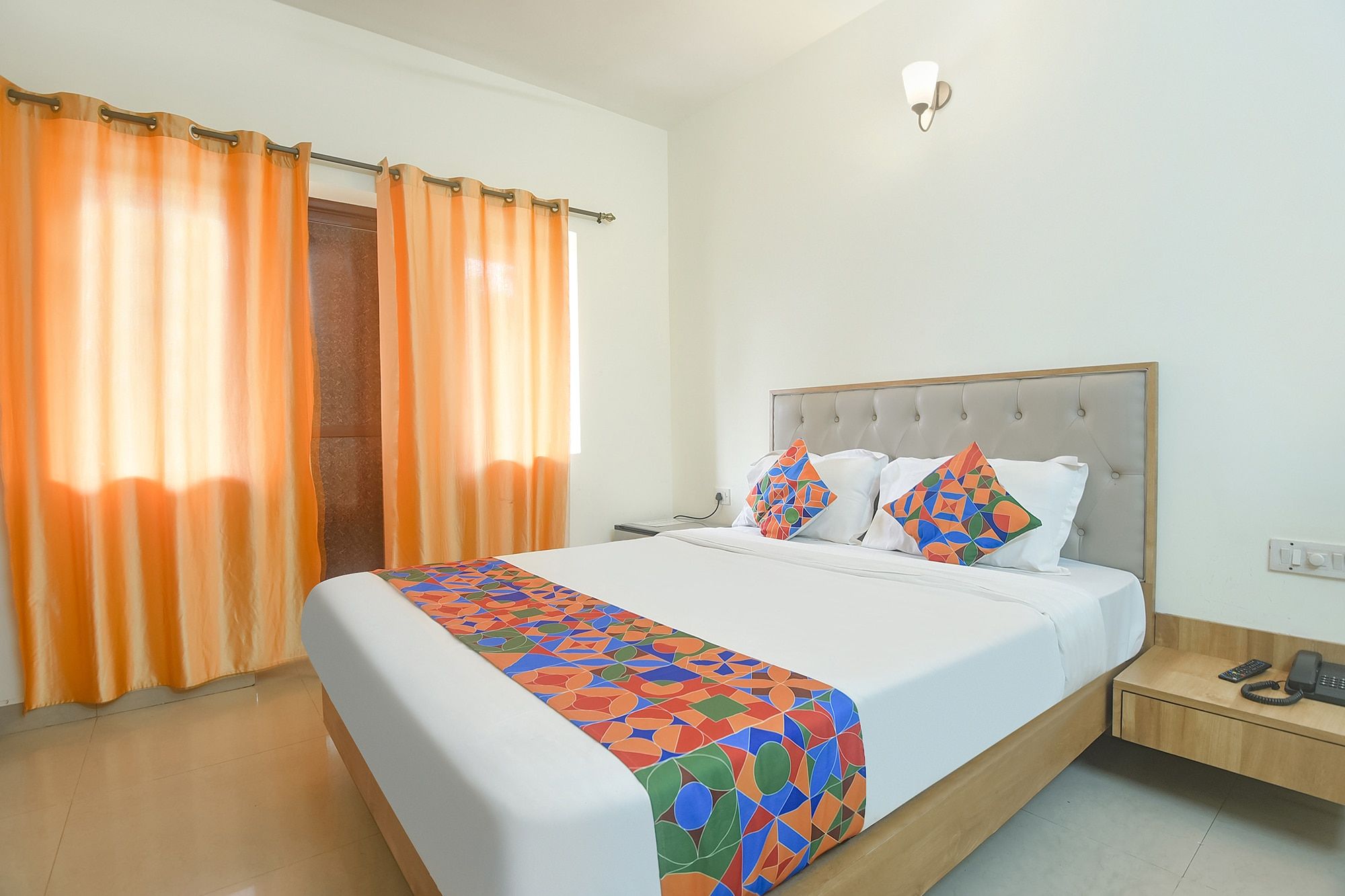 FabExpress De Classio With Pool, Candolim Deluxe Room 4