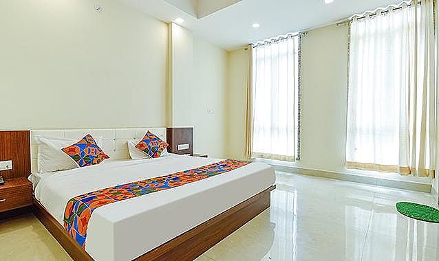 FabHotel Diamond I Deluxe Room 2