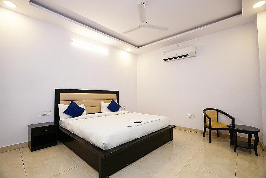 White Rock Hotel  DELUXE DOUBLE ROOM 4