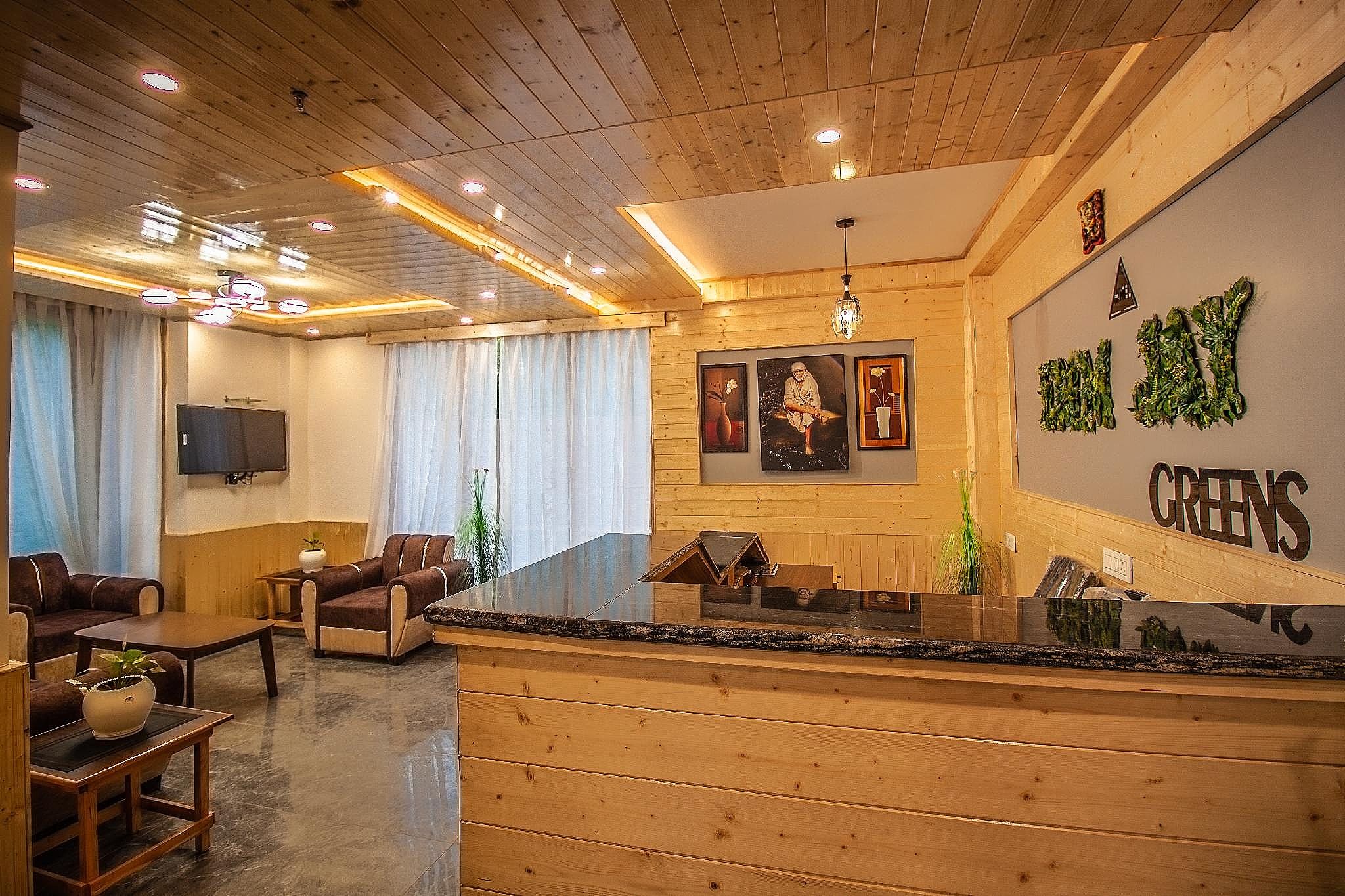 Hotel Emmjay Greens
