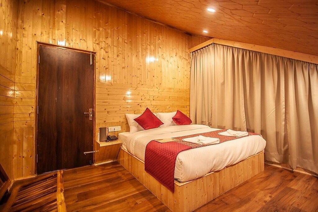 Hotel Emmjay Greens