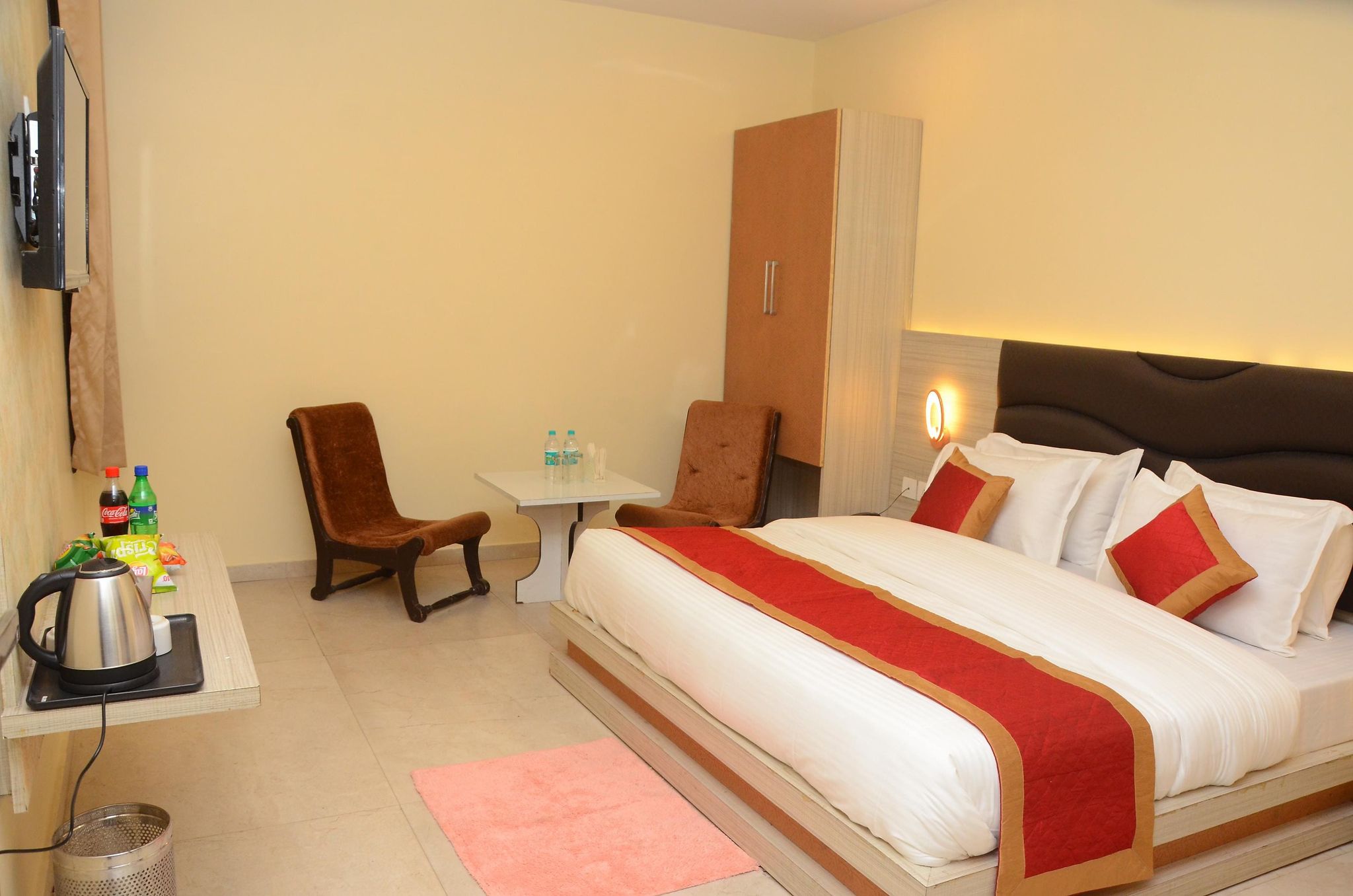 Hotel White Orchid Deluxe Room 3