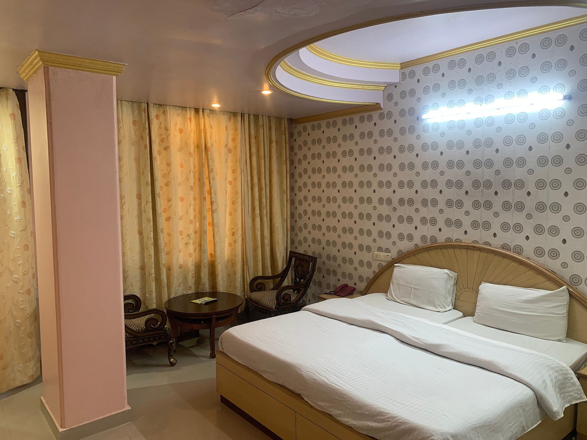 New Cosmos - The Mall Road Shimla Deluxe Room (NON VIEW) 4