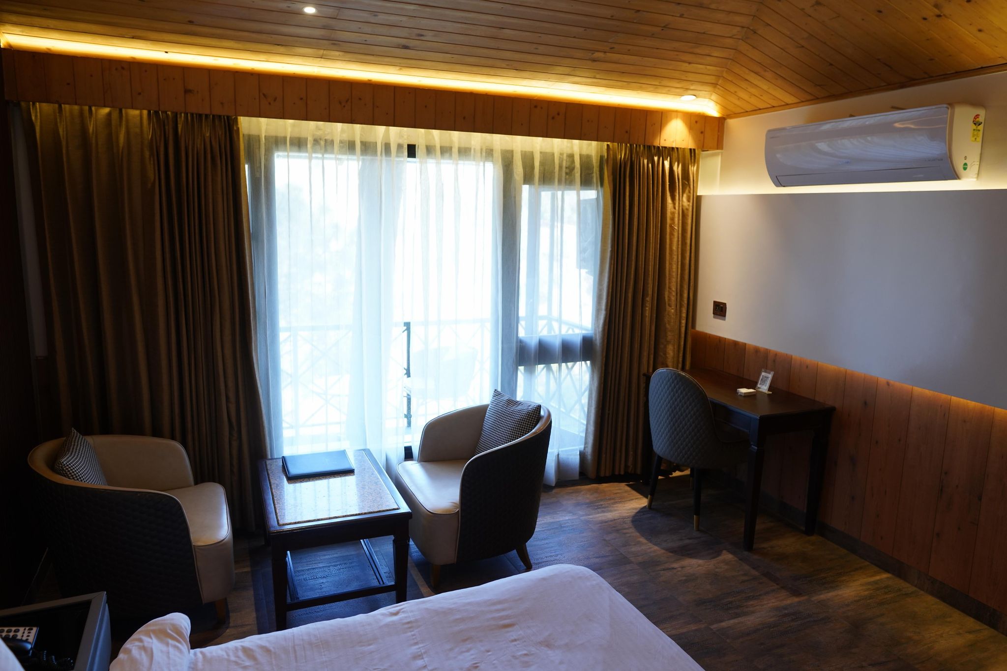 Kasauli Hills Resorts Deluxe Room Valley Facing 30