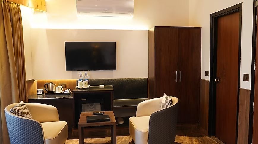 Kasauli Hills Resorts Deluxe Room Valley Facing 28