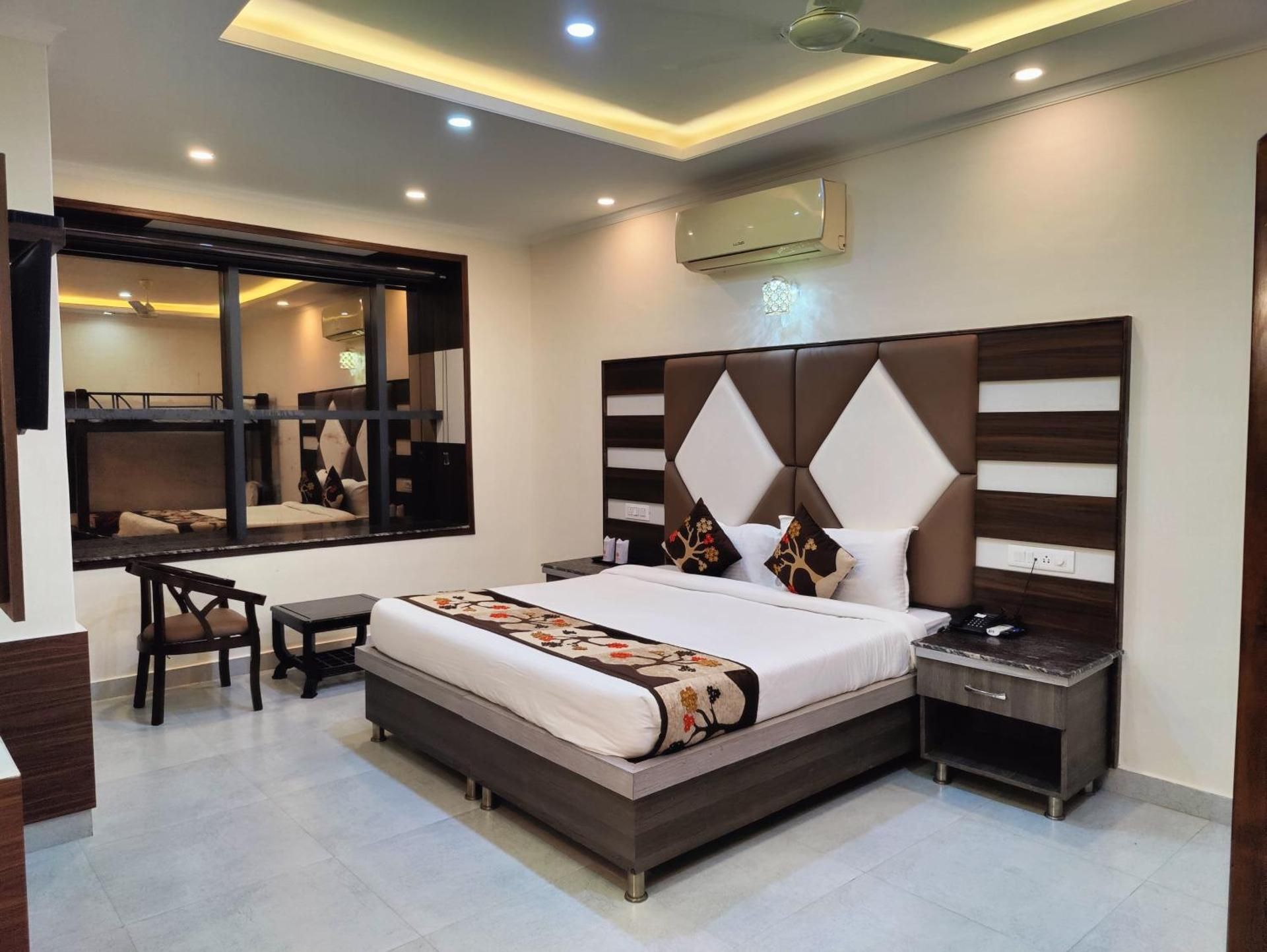 Exotic Room