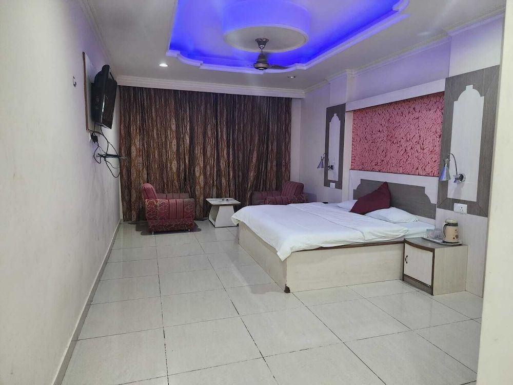 Royal Room