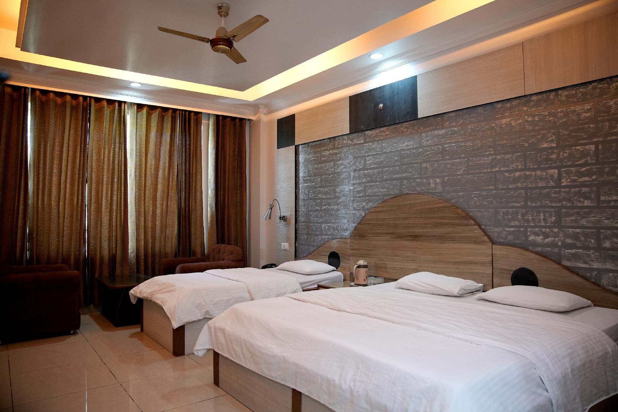 Triple Bed Room With Air Conditioning