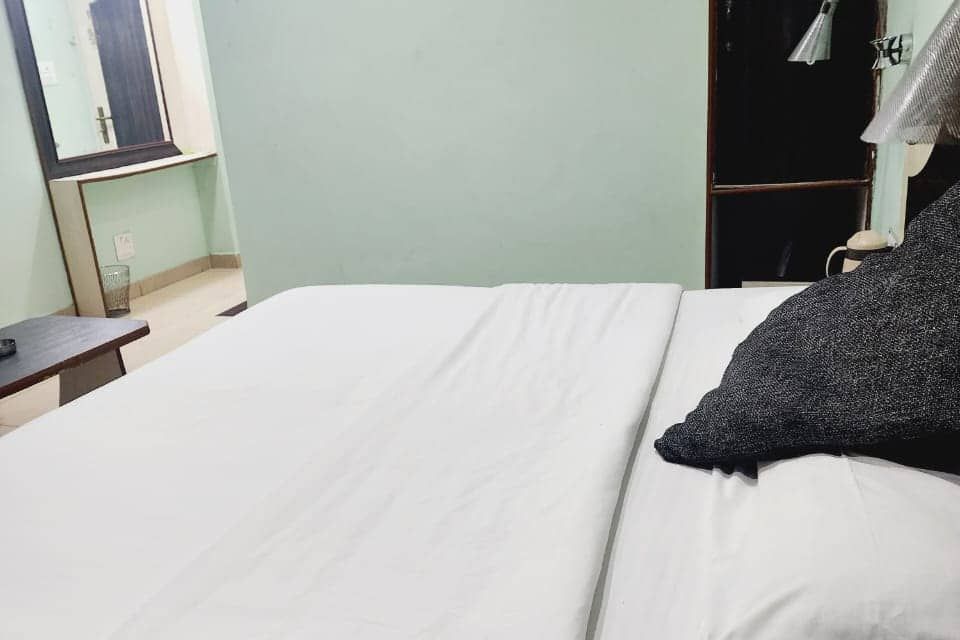 Hotel Meridian Palace Deluxe Room 9