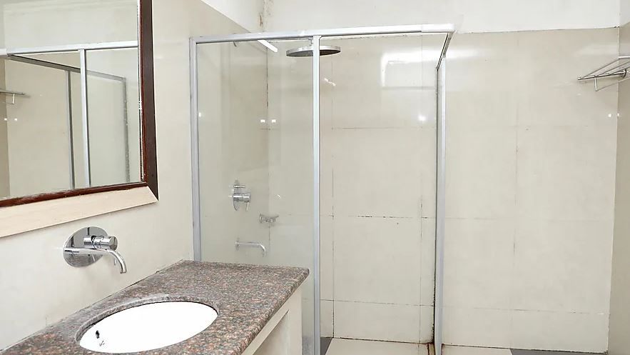 Hotel Meridian Palace Deluxe Room 18