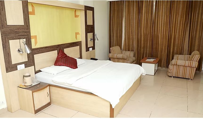 Hotel Meridian Palace Deluxe Room 4