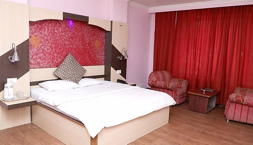 Hotel Meridian Palace Deluxe Room 11