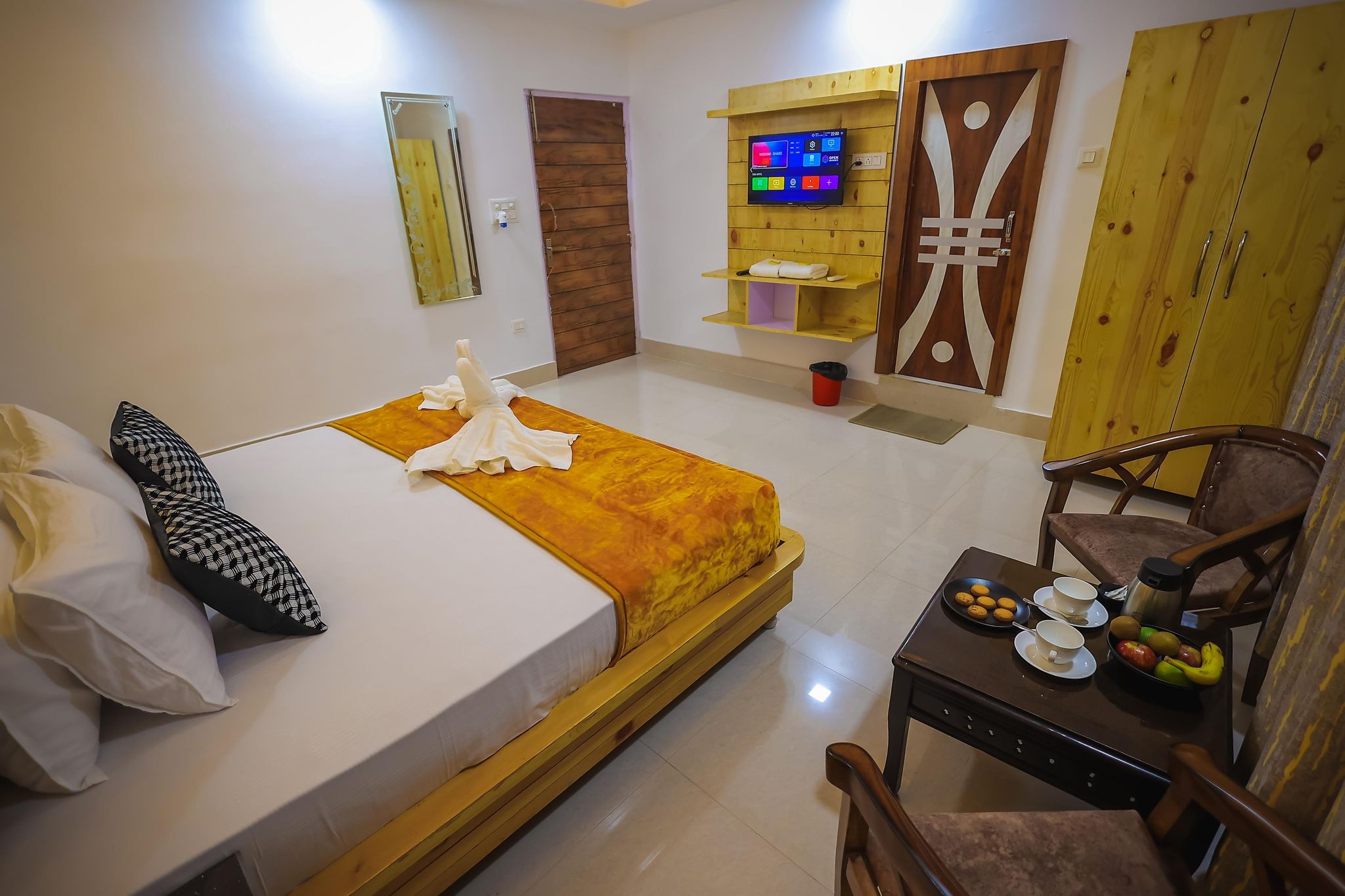Hotel The Queen by Jal's Deluxe AC Room 7
