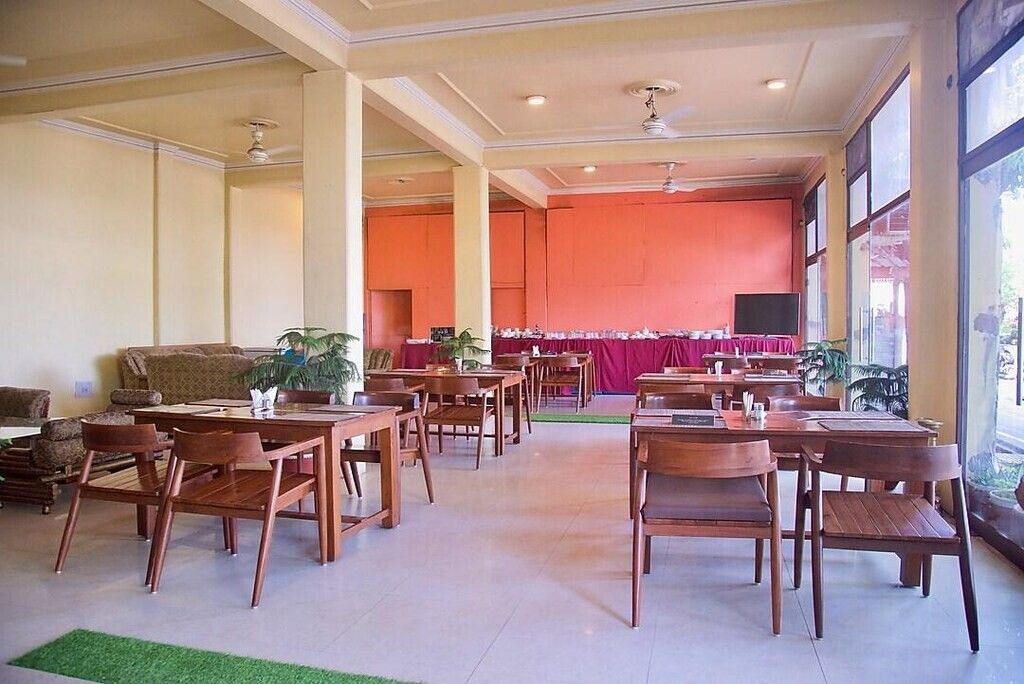 undefined Hotel Oasis 2