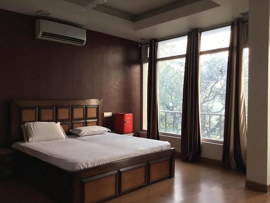 Hotel Oasis Deluxe ( AC NON ROOM )- Small Room 3