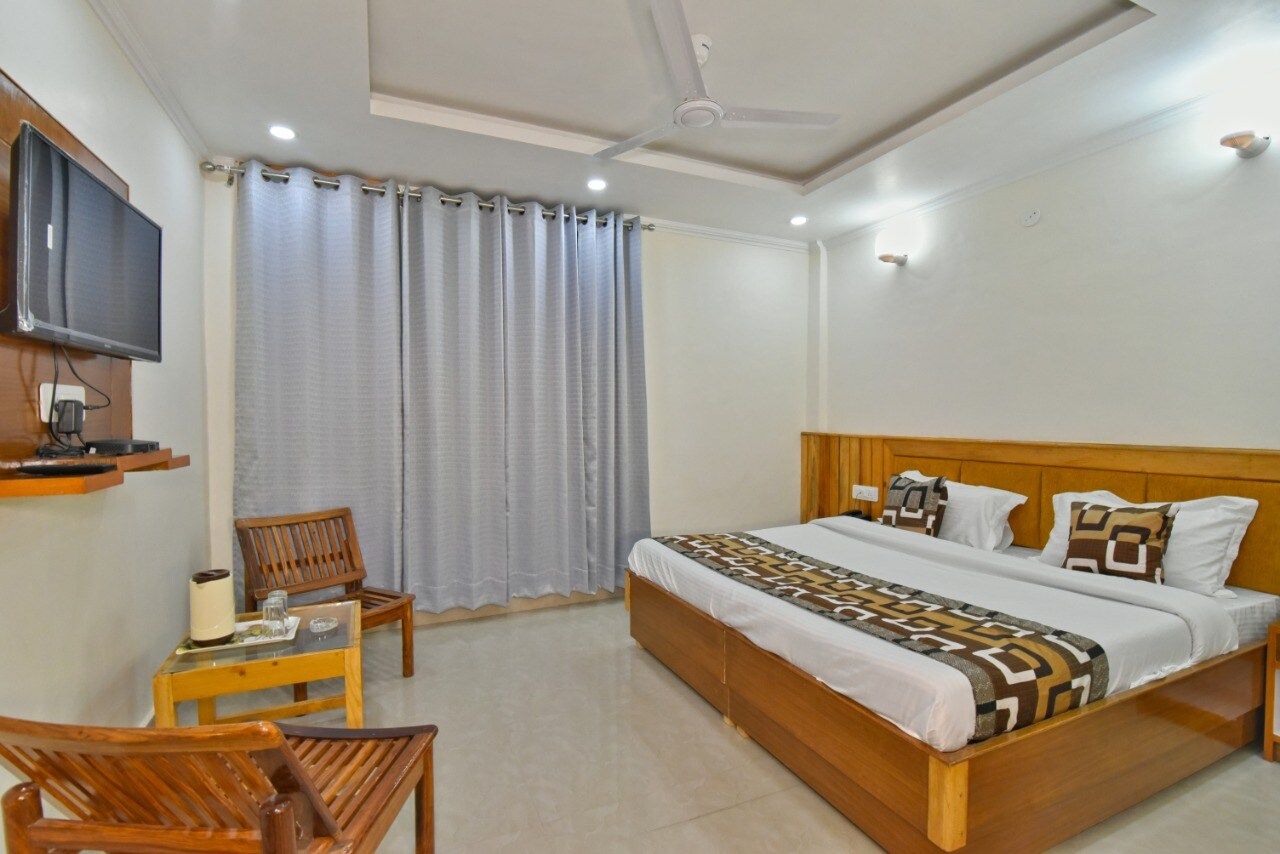 Hotel Pine View - Hotel In Dharamshala Semi Deluxe ( Non AC ) 3