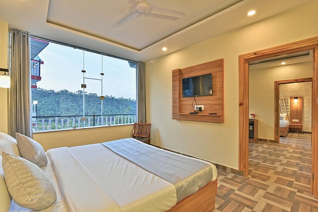 Deluxe Room ( NON AC )