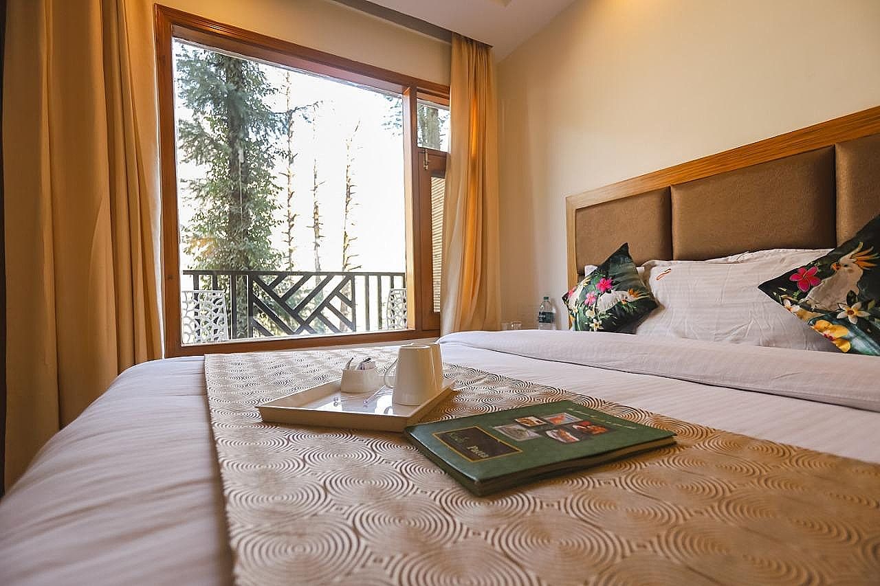 Cloud Chat - A Boutique Property Deluxe Double Room with Balcony and Mountain view