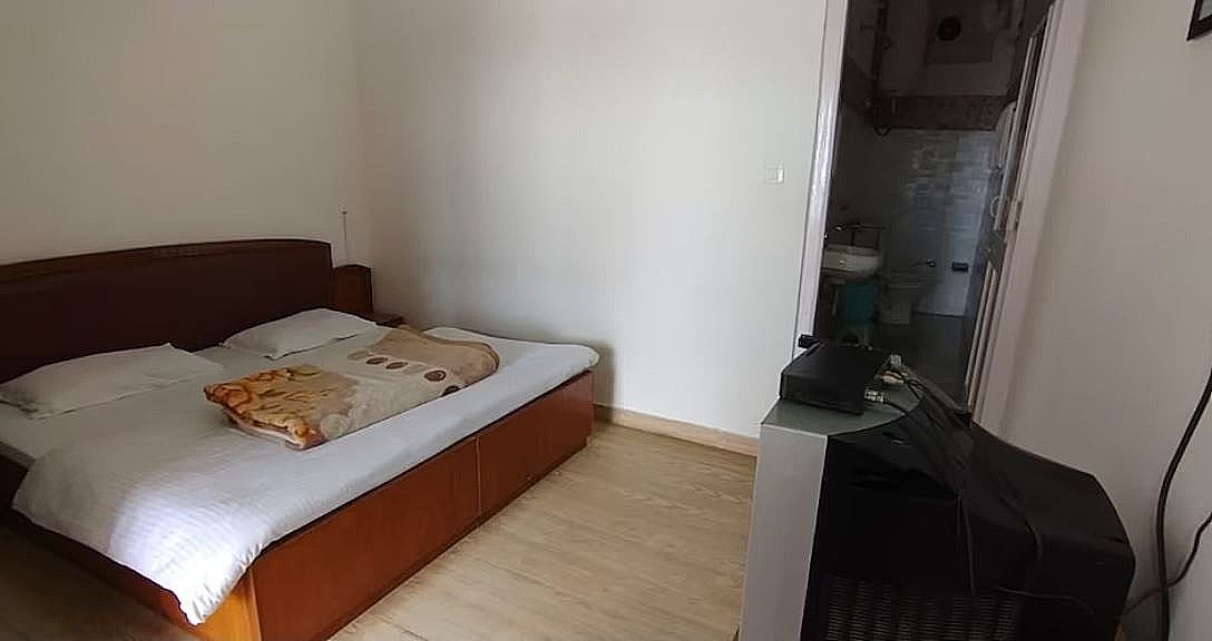 Hotel White Deluxe Room 2