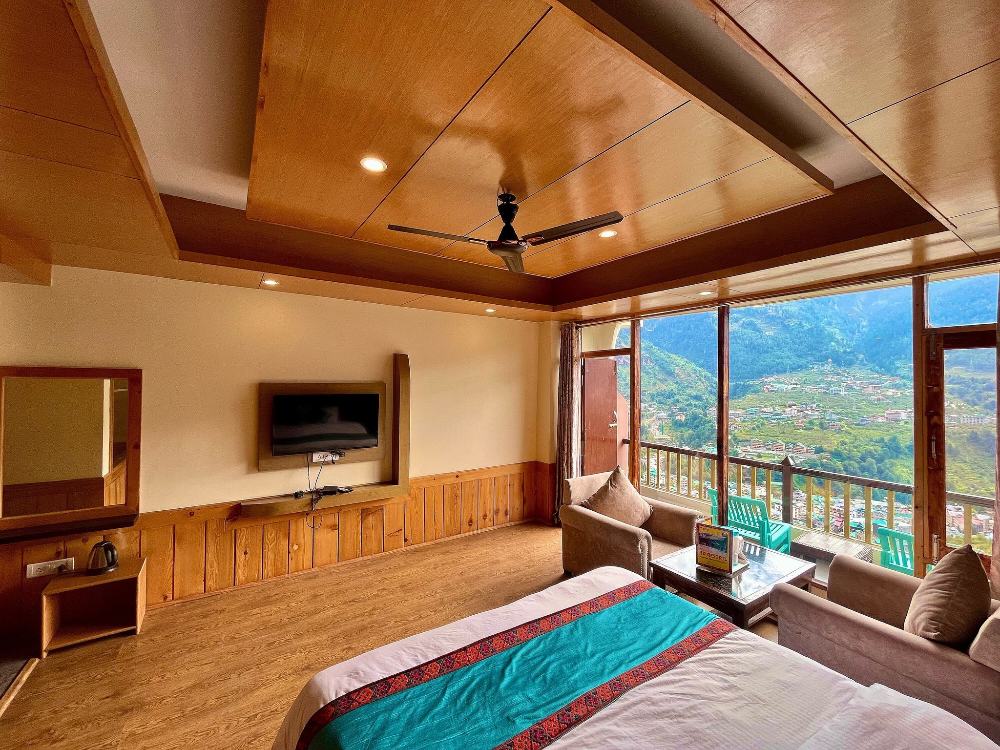 Luxury Room (With BALCONY)