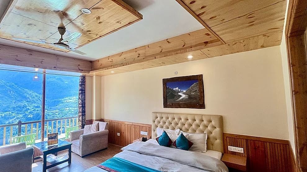 BD Resorts Luxury Room (With BALCONY) 5