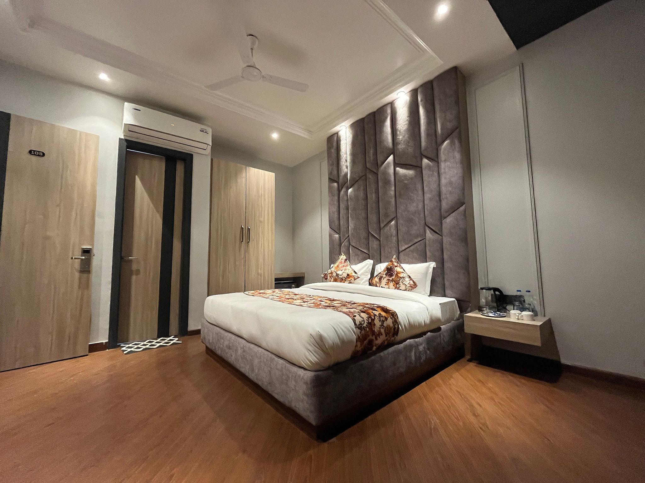 Hotel Grand Cabbana By Levelup Deluxe Room 5