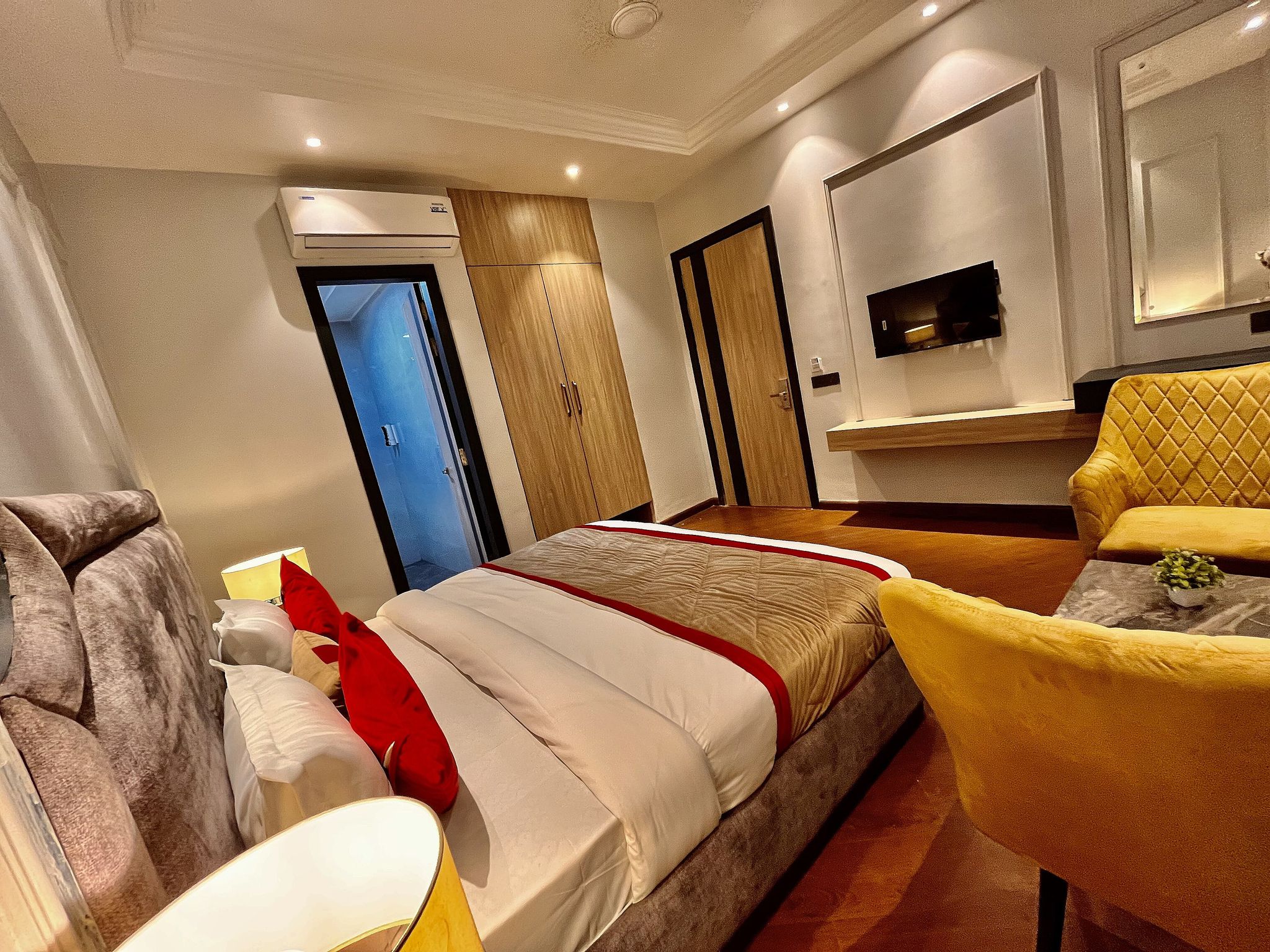 Hotel Grand Cabbana By Levelup Deluxe Room 7