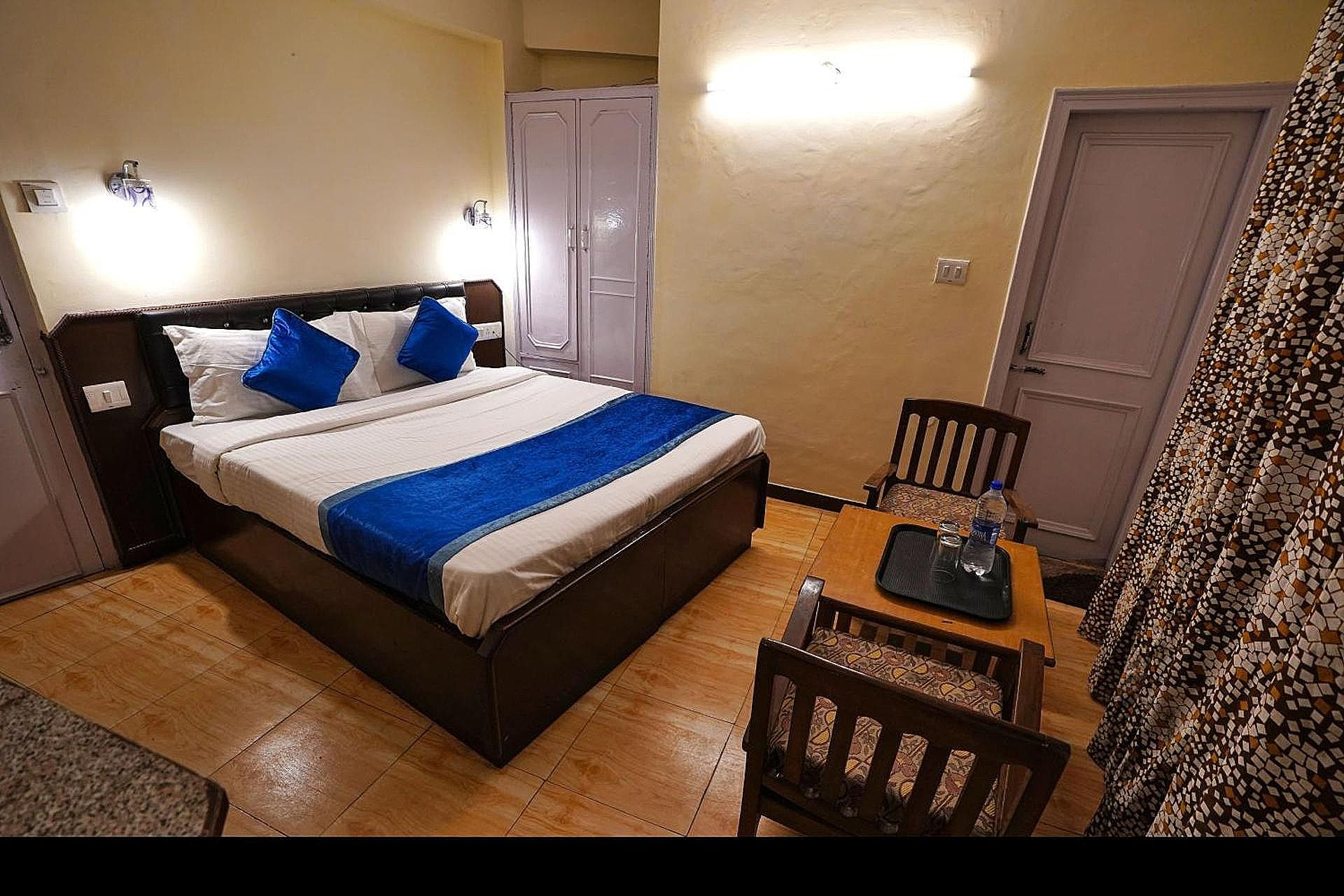 Hotel Atithi Mall Road Standard Room 5