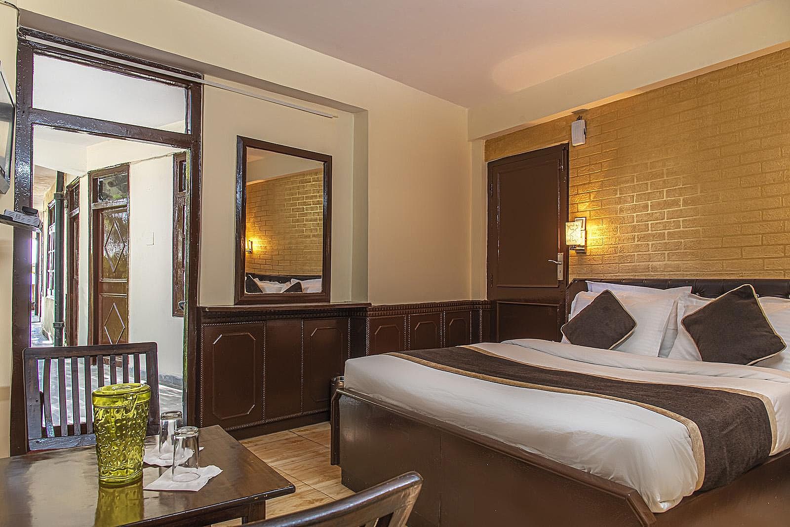 Hotel Atithi Mall Road Standard Room 4