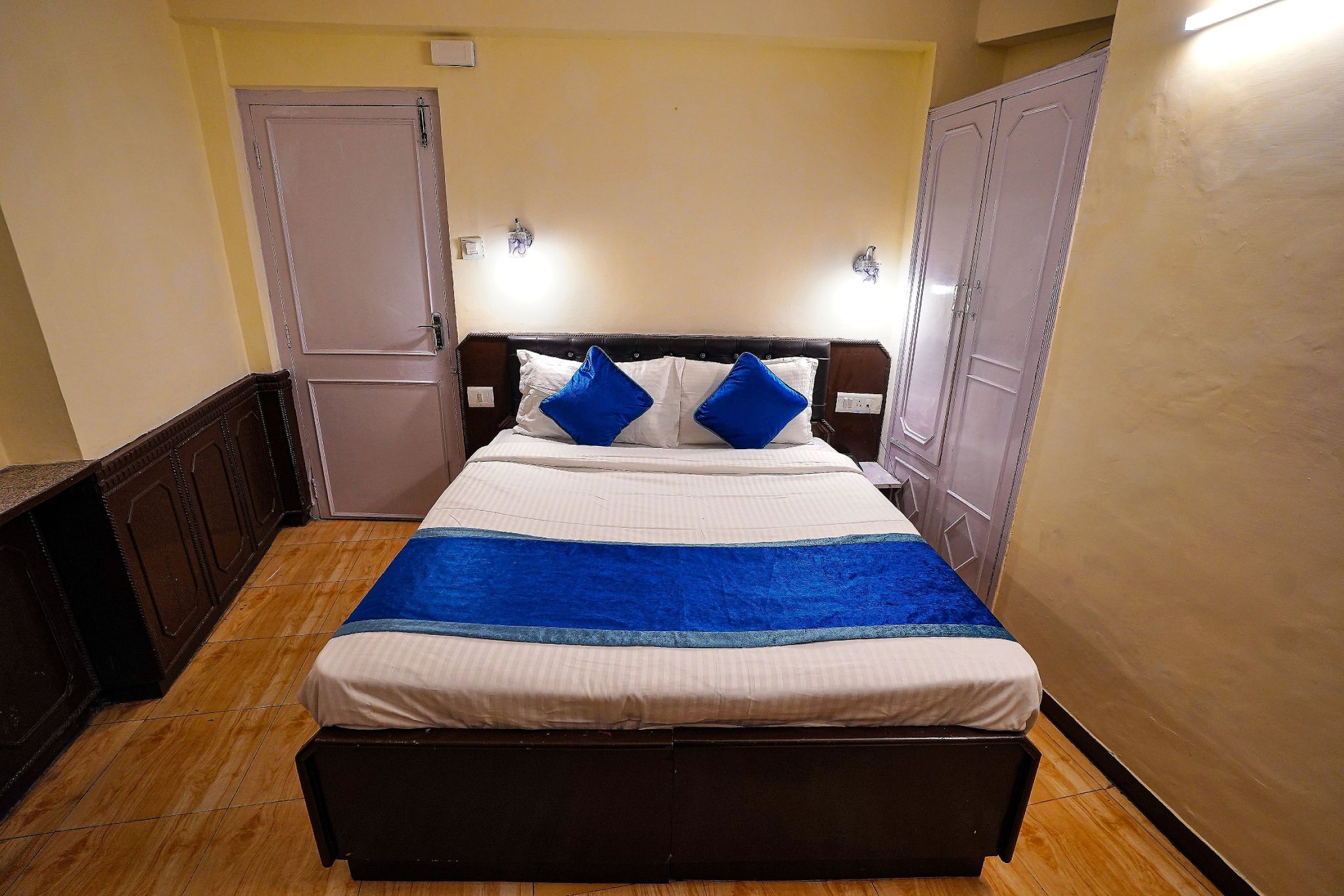 Hotel Atithi Mall Road Standard Room