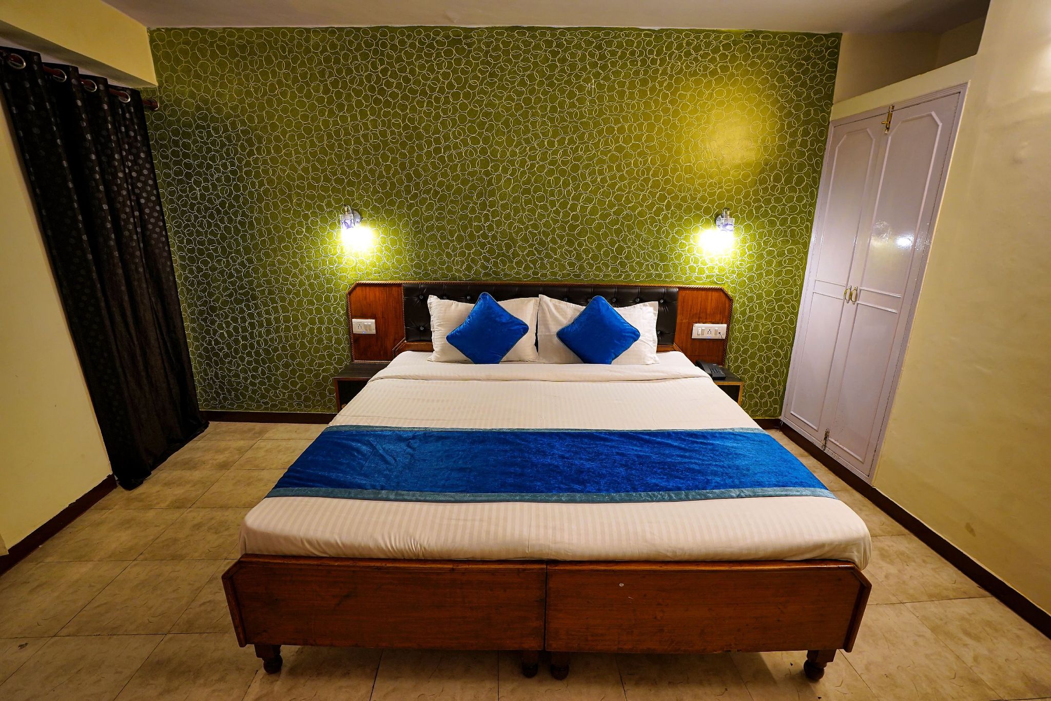 Hotel Atithi Mall Road Standard Room 2