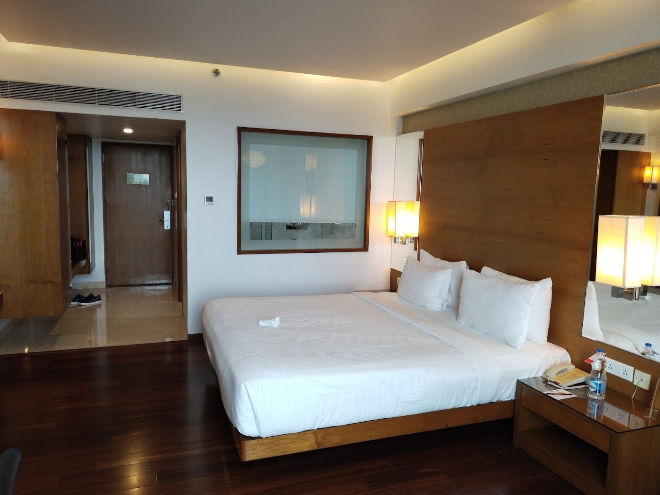 Denissons Hotel Premium Room 3