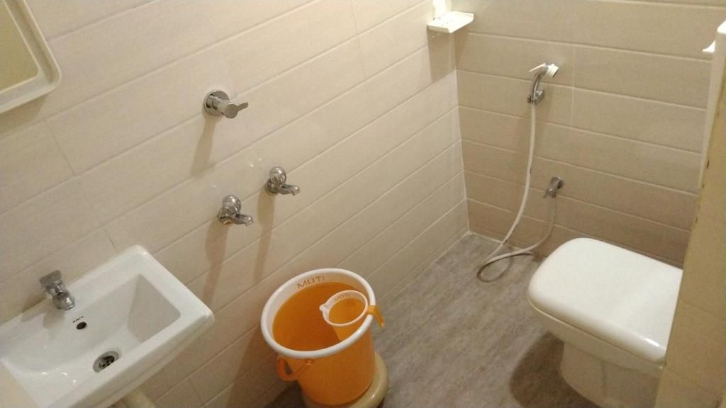 Hotel Grand Stay Standard Non AC 8