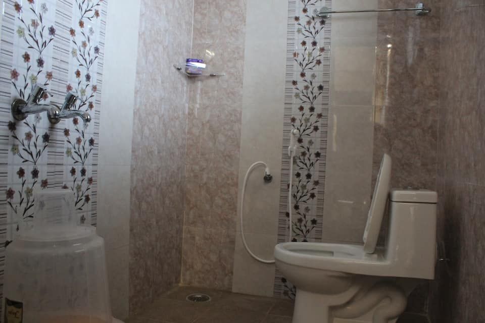 Viswa Residency by Azalea Deluxe Double Room 14