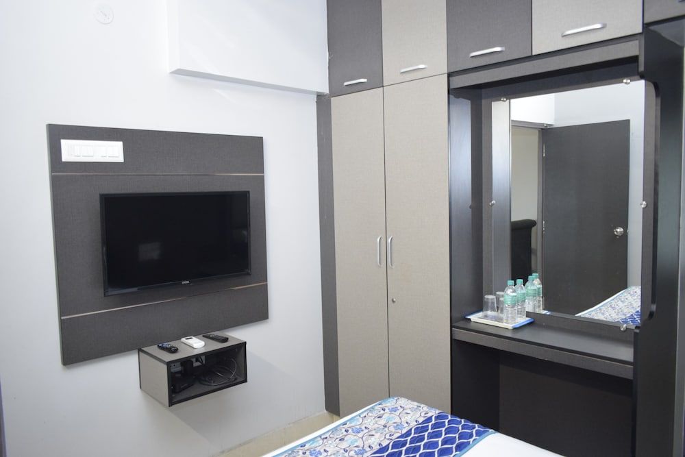 Viswa Residency by Azalea Deluxe Double Room 17