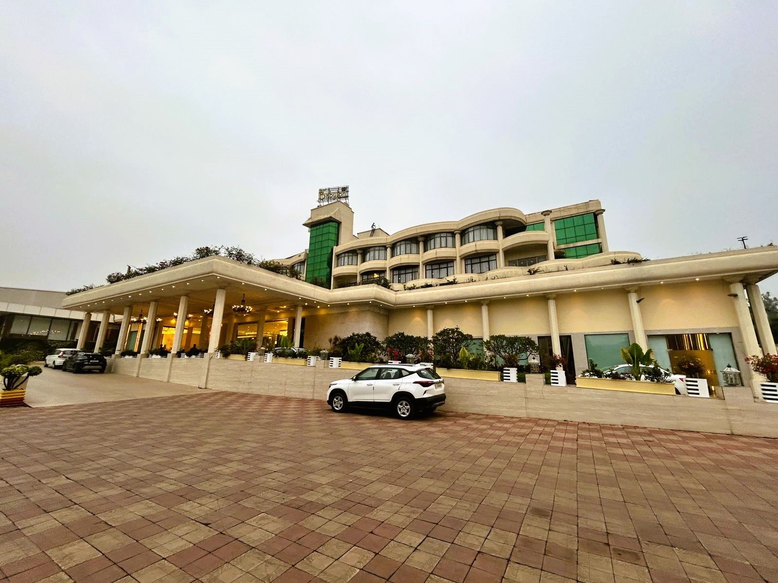 Hotel Babylon International
