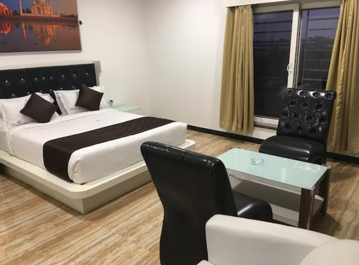 Deluxe Triple AC Room