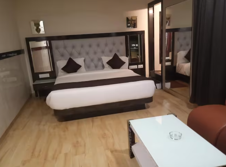 Deluxe Triple AC Room