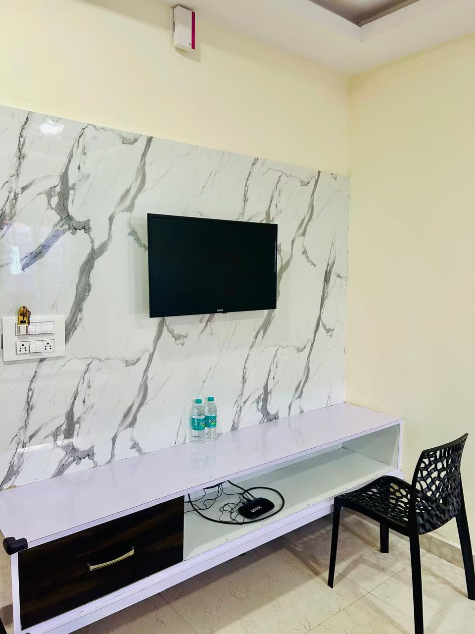 Sunshine International Boarding & Lodging Standard Non AC 3