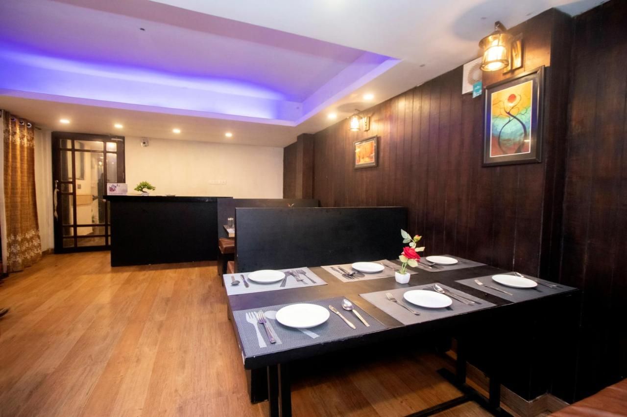 Food & Dining