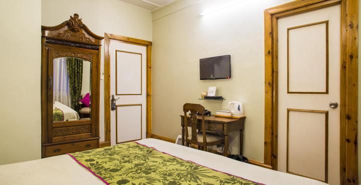 Hotel Habitat Deluxe Room 5