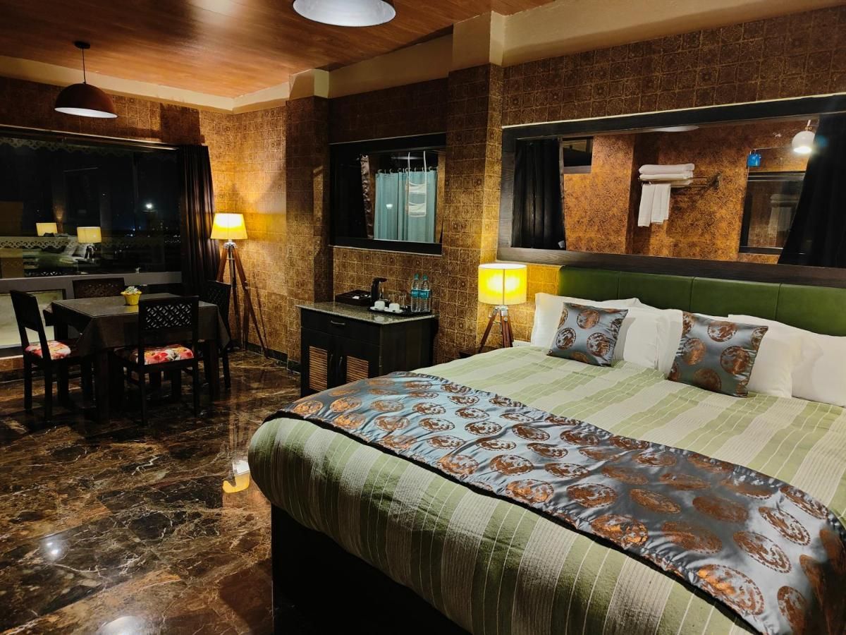 Forest View Room