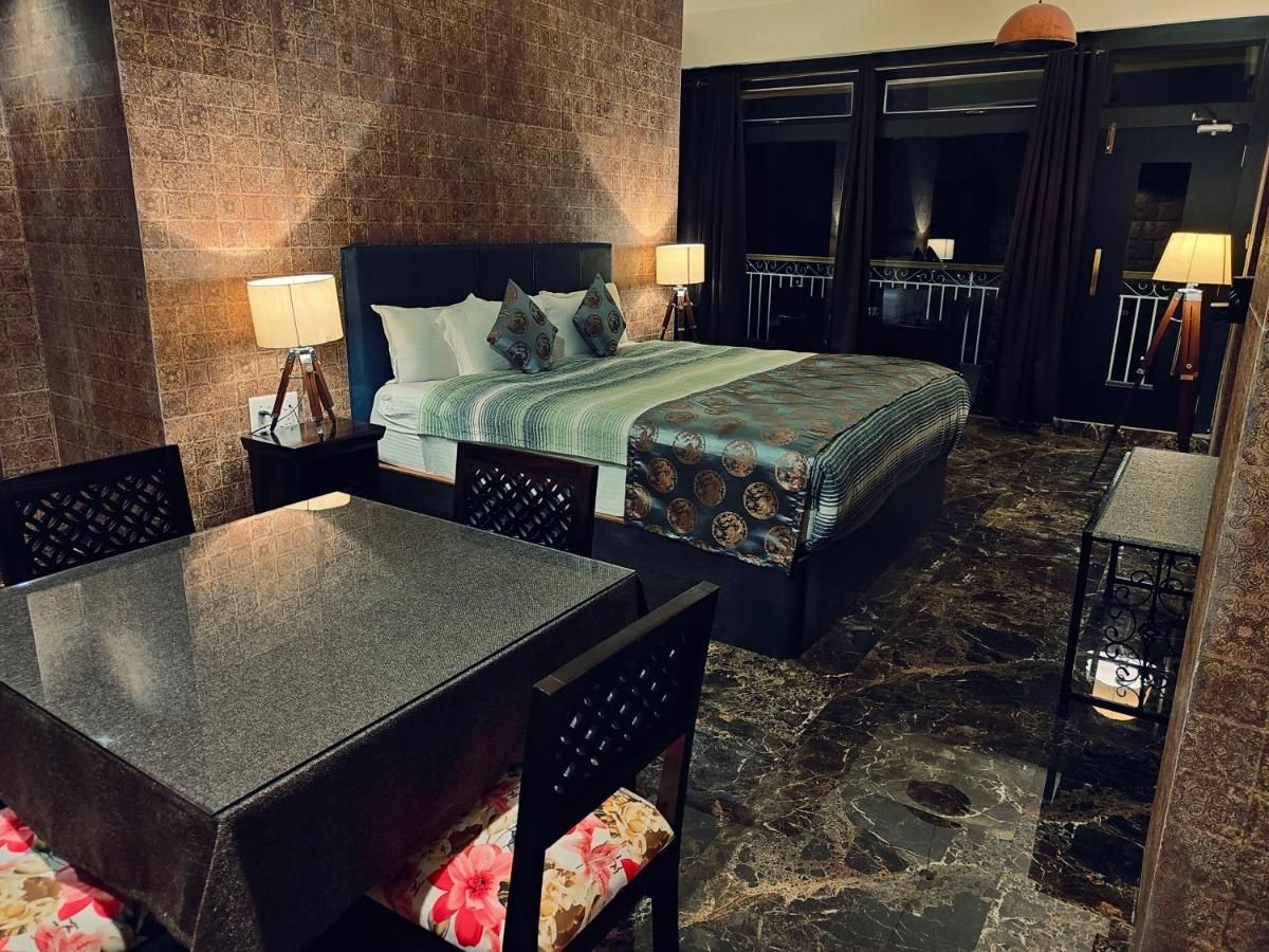 Deluxe Double Room with Extra Bed