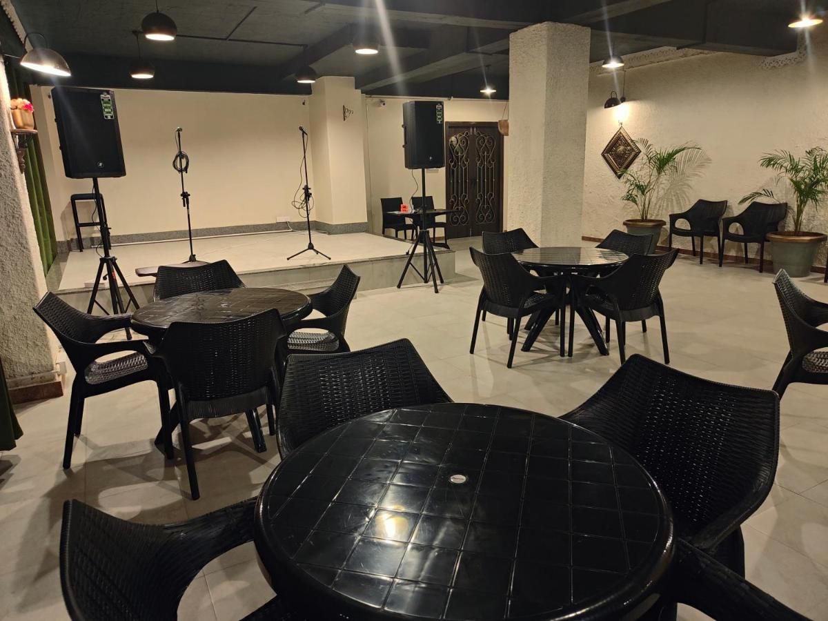 Food & Dining