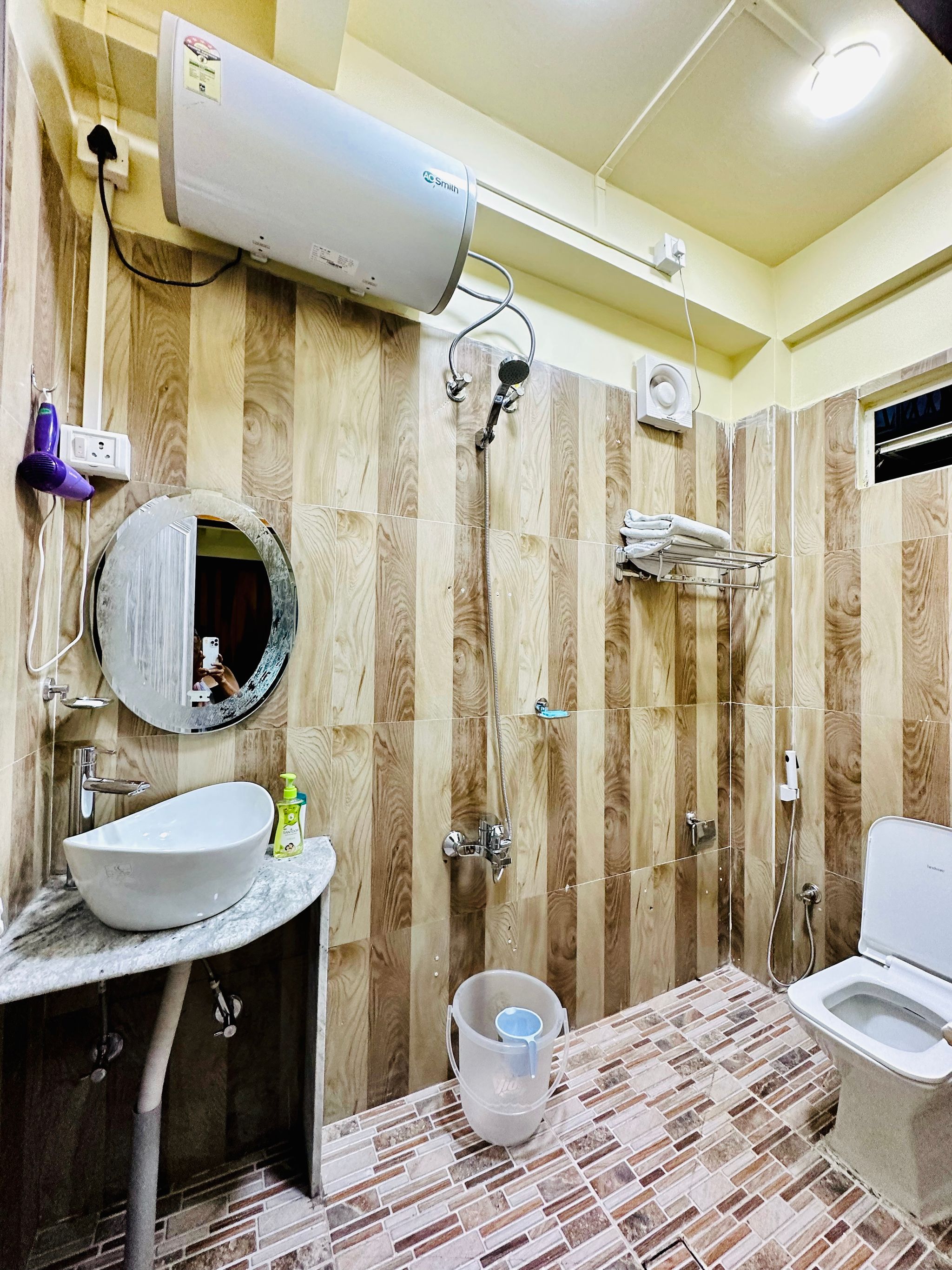 STUDIO APARTMENT - NO BALCONY