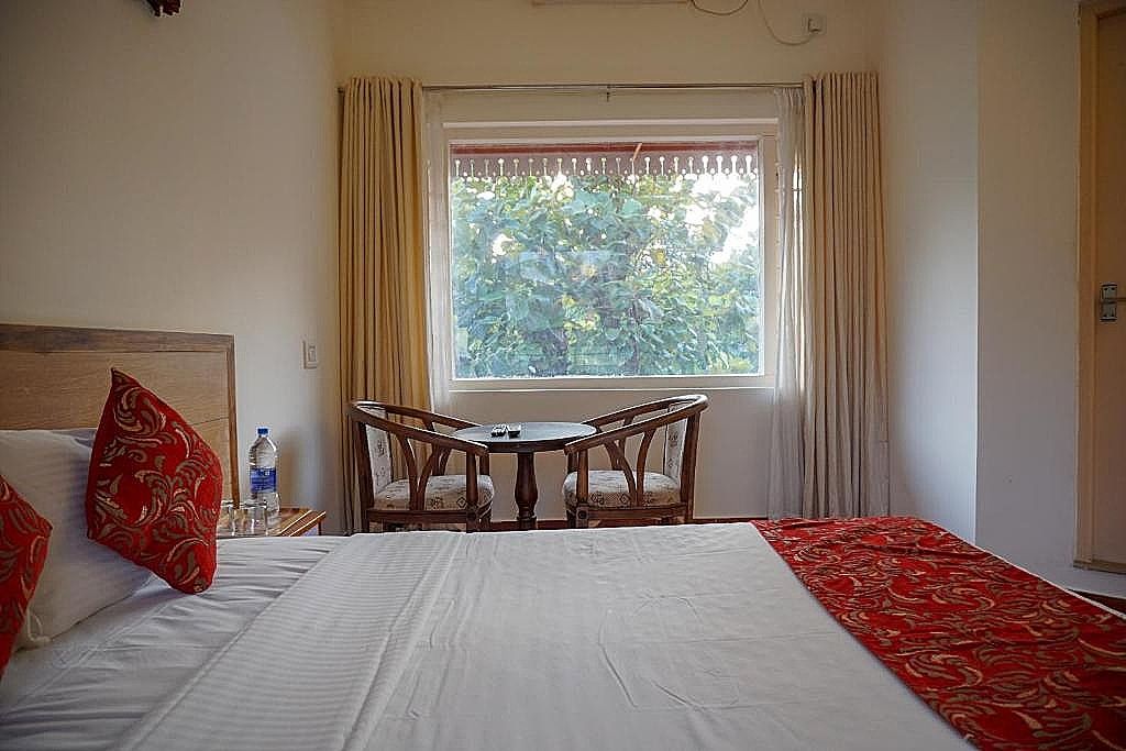 Willow Heights Deluxe Room 3