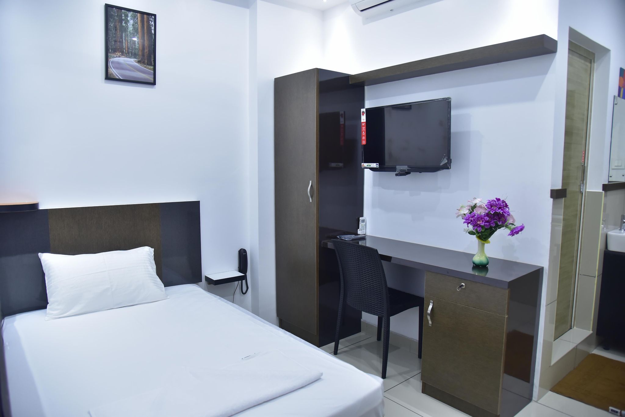 Abudhabi Residency Premium Non AC 3